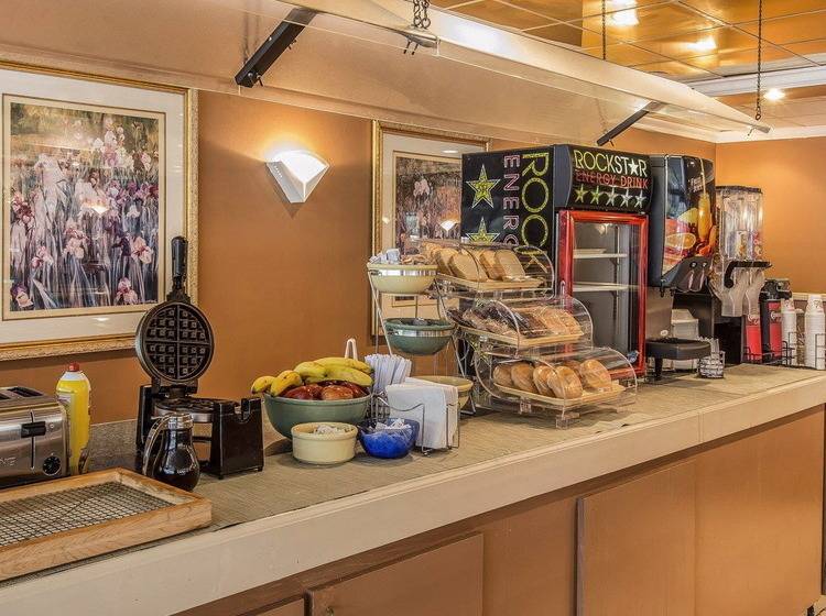 בית מלון כפרי Econo Lodge