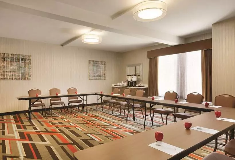 בית מלון כפרי Hampton Inn Atlantabuckhead