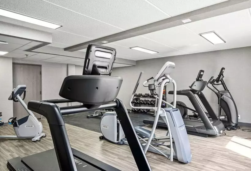 فندق Hampton Inn Cleveland Westlake