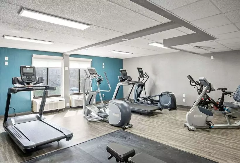 فندق Hampton Inn Cleveland Westlake