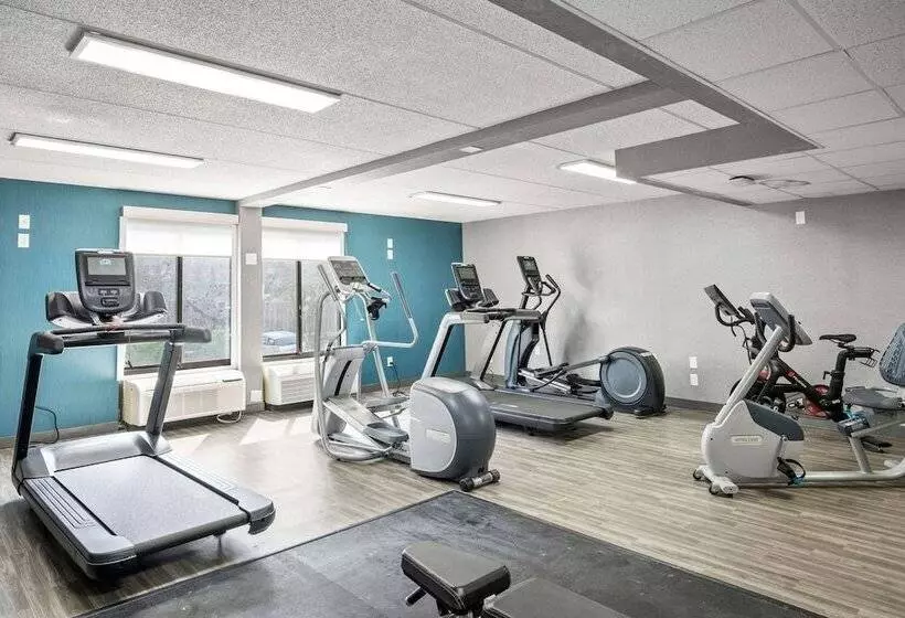 فندق Hampton Inn Cleveland Westlake