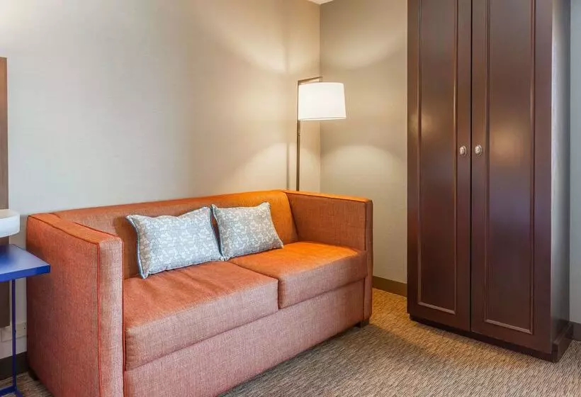 ホテル Hampton Inn Madison East Towne Mall Area