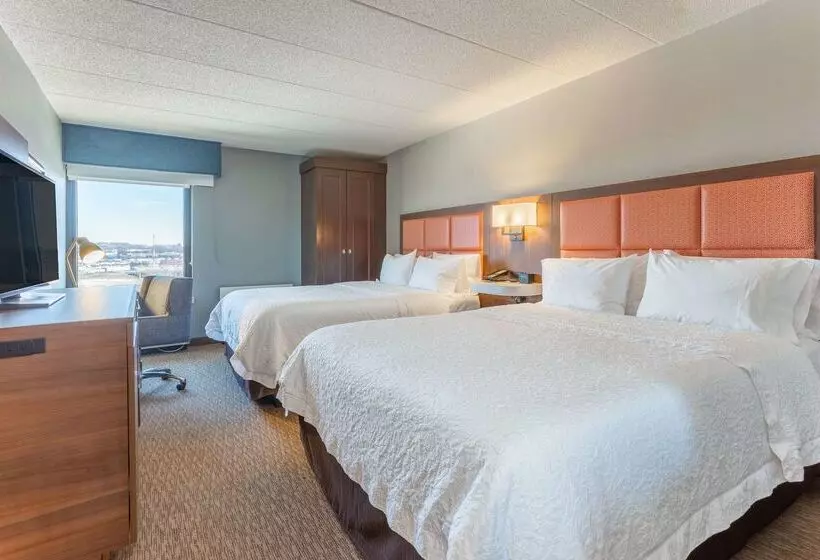 ホテル Hampton Inn Madison East Towne Mall Area