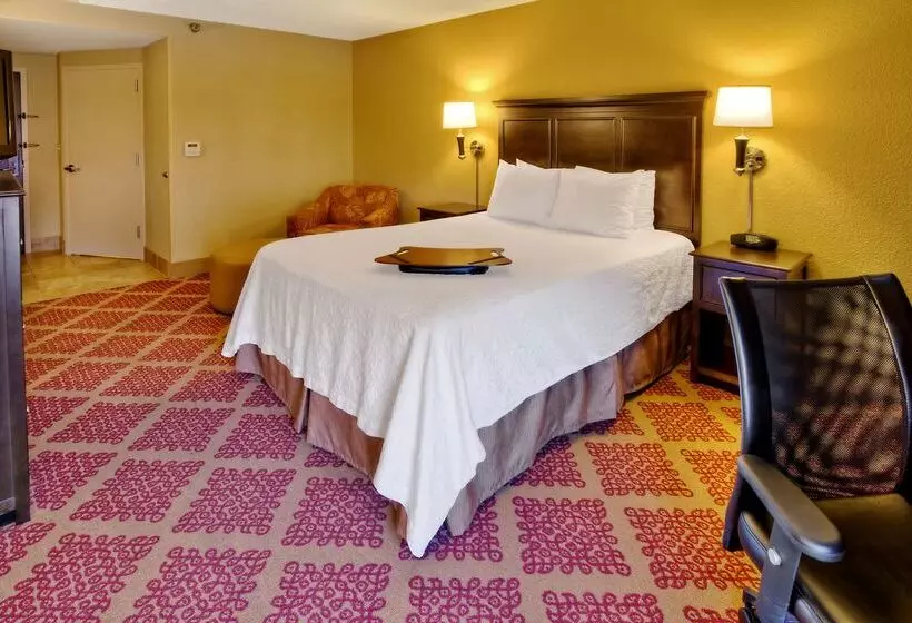 هتل Hampton Inn Nashville/vanderbilt
