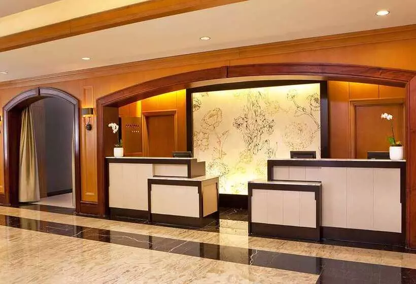 Отель Hilton Short Hills