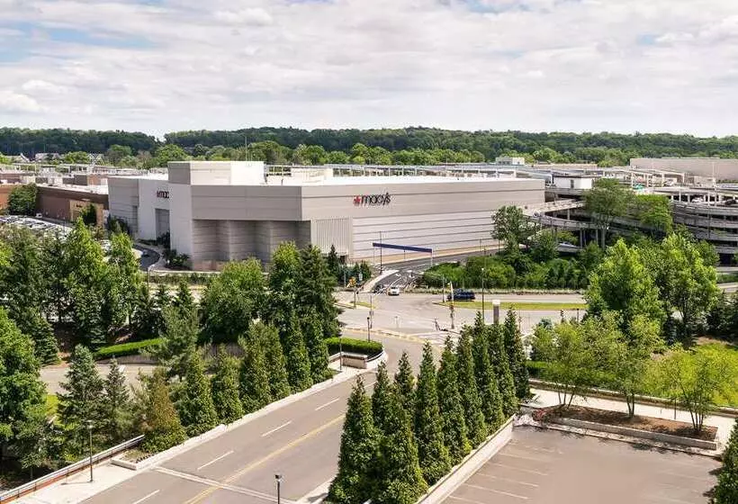 Отель Hilton Short Hills