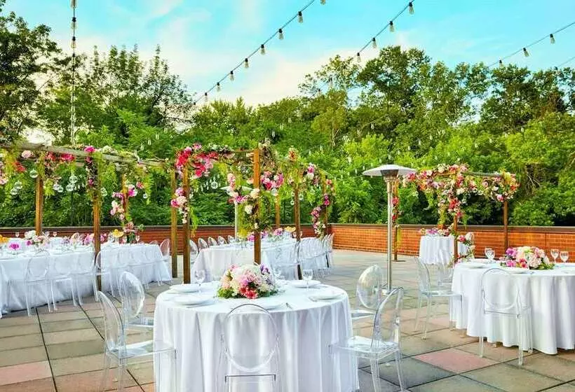 Отель Hilton Short Hills