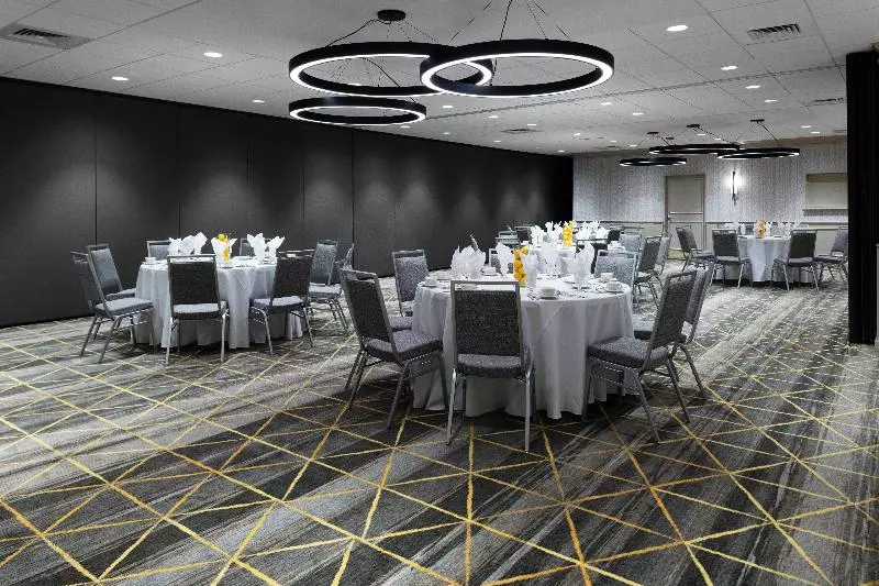 Holiday Inn Boston Dedham Hotel & Conference Center By Ihg