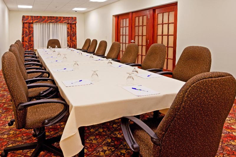 فندق Holiday Inn Express & Suites Albany Airport Area   Latham, An Ihg