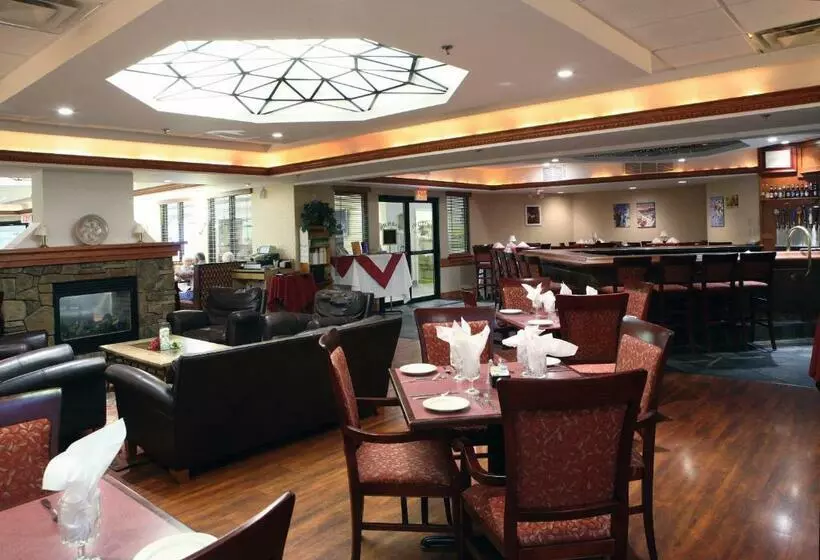 هتل Holiday Inn South Burlington