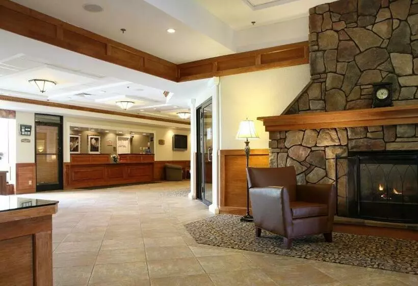 هتل Holiday Inn South Burlington