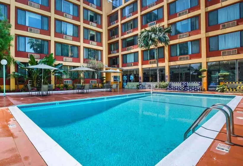 فندق Quality Inn & Suites Montebello Los Angeles
