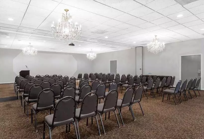 Hotel Ramada By Wyndham Henderson/evansville