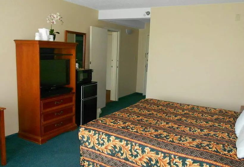 Travelodge Peoria Hotel and Conference Center