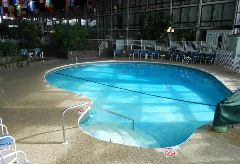 Travelodge Peoria Hotel and Conference Center