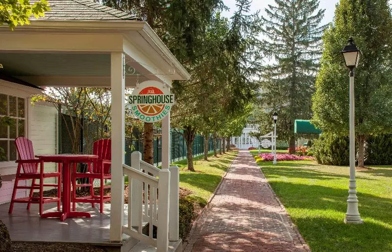 Отель The Greenbrier