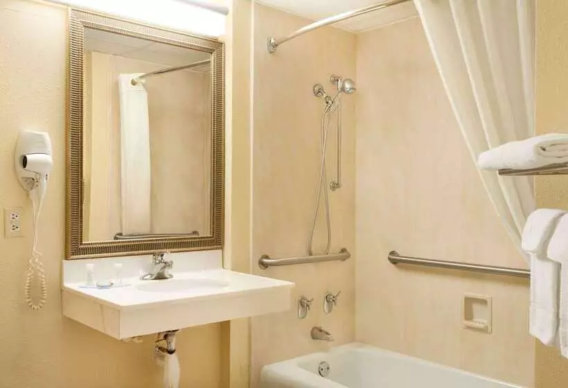 호텔 Travelodge By Wyndham Sturgis