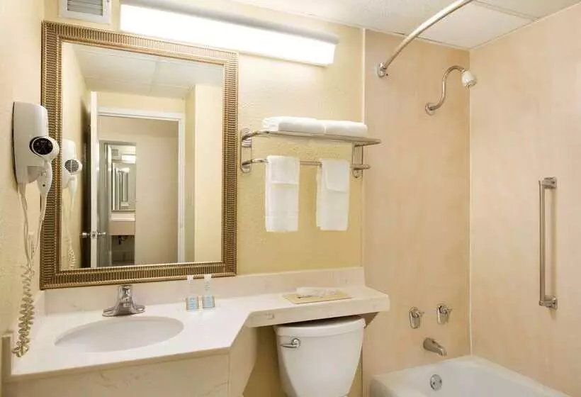 호텔 Travelodge By Wyndham Sturgis