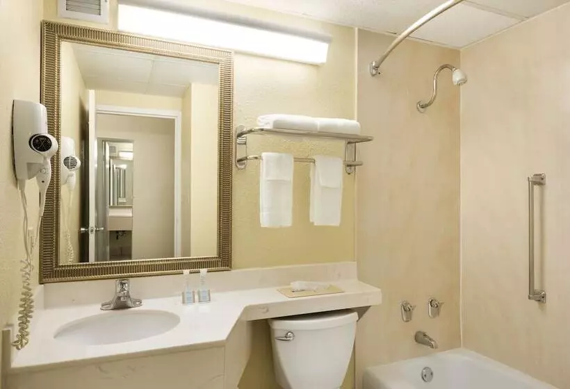 호텔 Travelodge By Wyndham Sturgis