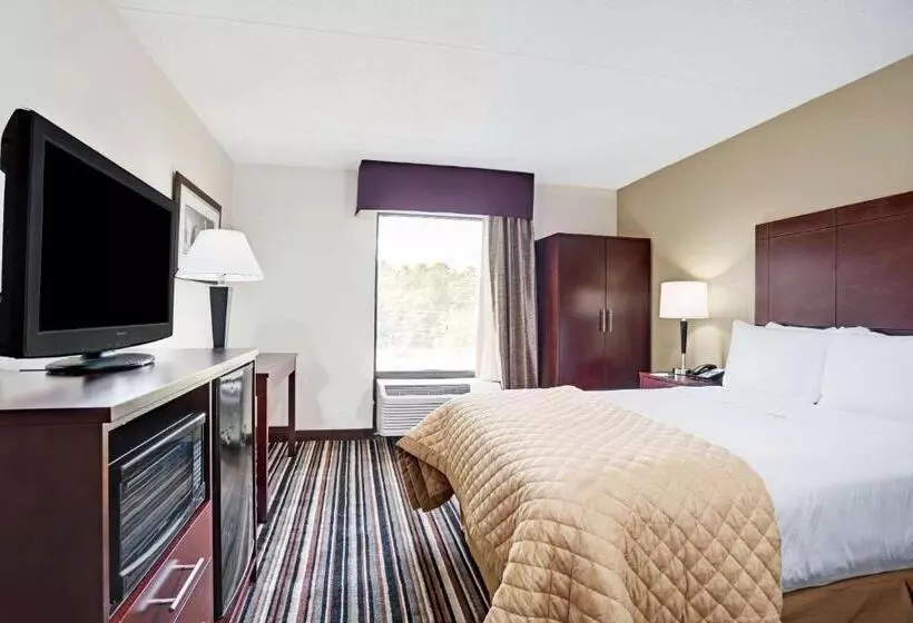 בית מלון כפרי Wyndham Garden Charlotte Airport Southeast