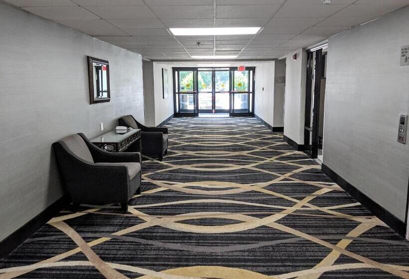 هتل Wyndham Garden Charlotte Airport Southeast