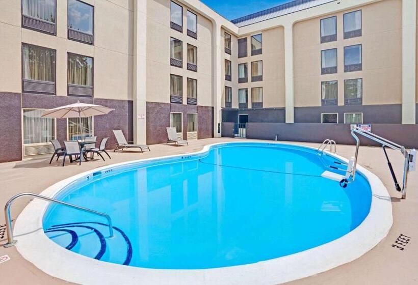 هتل Wyndham Garden Charlotte Airport Southeast