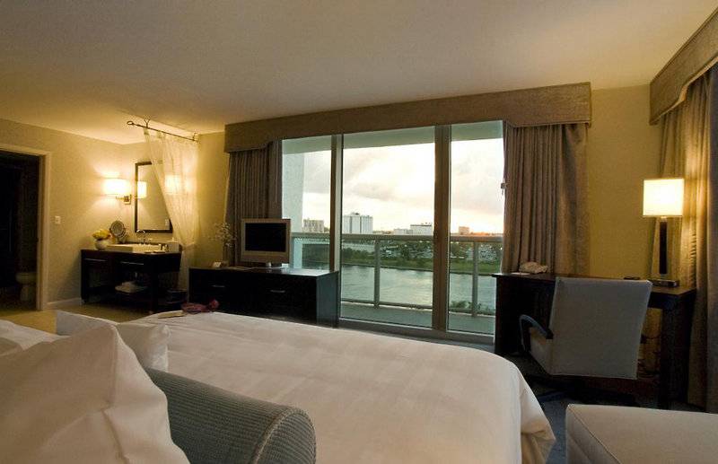 Doubletree Resort By Hilton Hollywood Beach