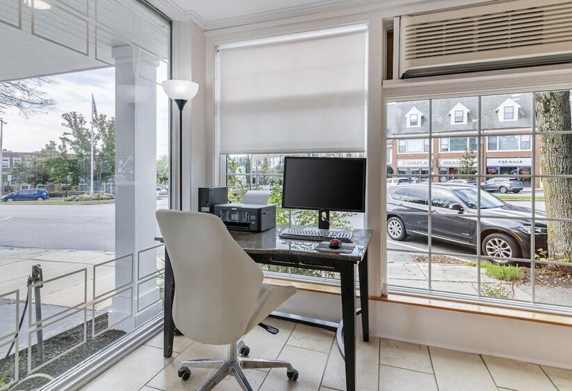 Отель Downtown Dover Inn