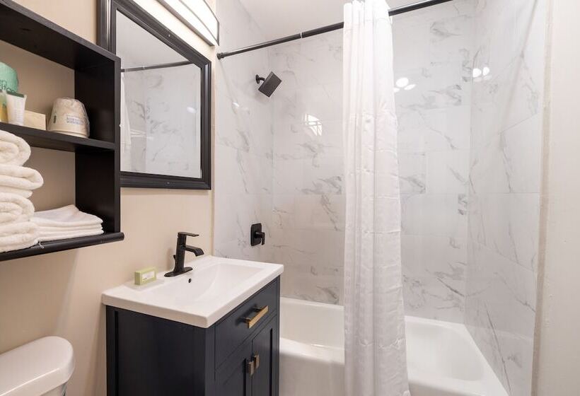 Отель Downtown Dover Inn