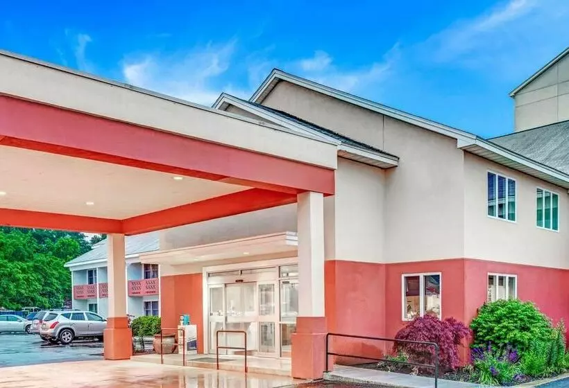 Отель Days  & Conference Center By Wyndham Methuen Ma