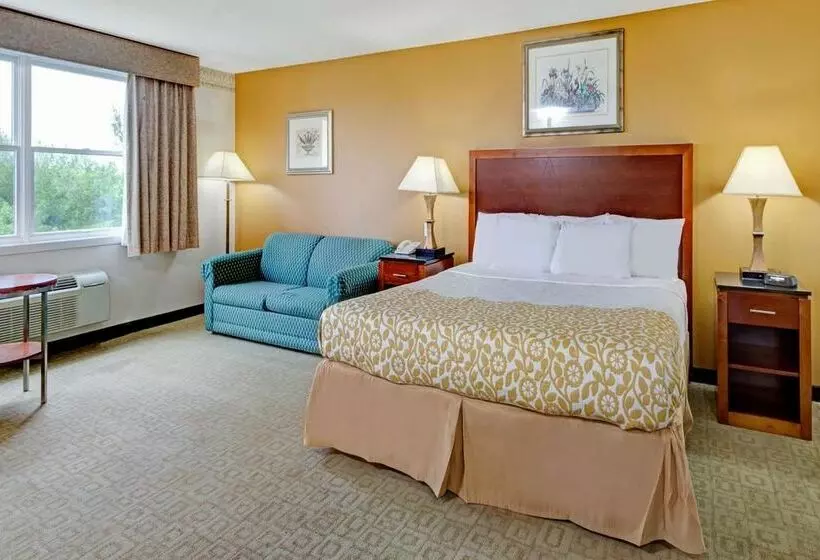 Отель Days  & Conference Center By Wyndham Methuen Ma