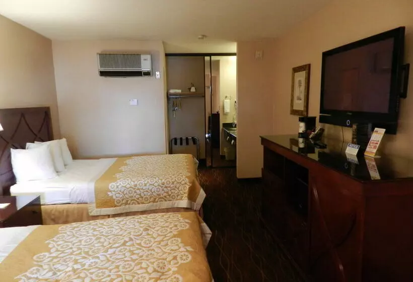 Hotelli Presidio Inn