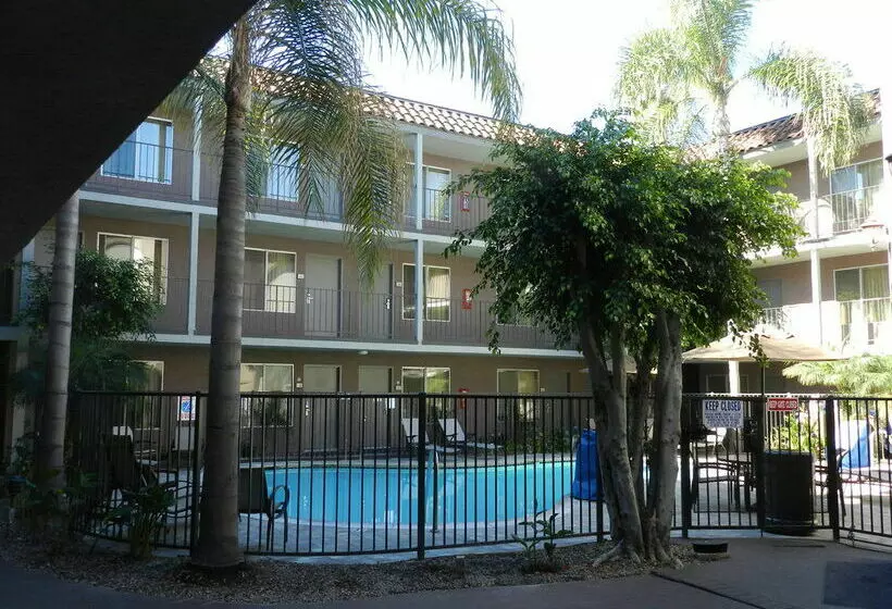 Hotelli Presidio Inn