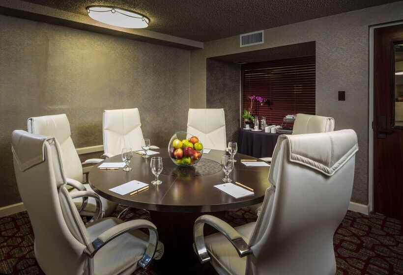 Doubletree By Hilton Hotel Austin Northwest Arboretum