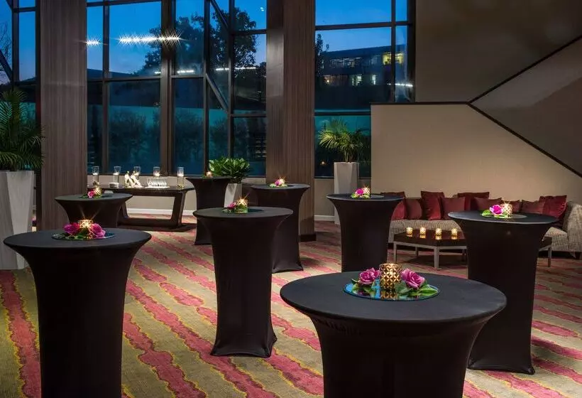 Doubletree By Hilton Hotel Austin Northwest Arboretum