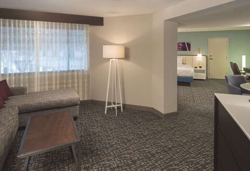 Doubletree By Hilton Hotel Austin Northwest Arboretum