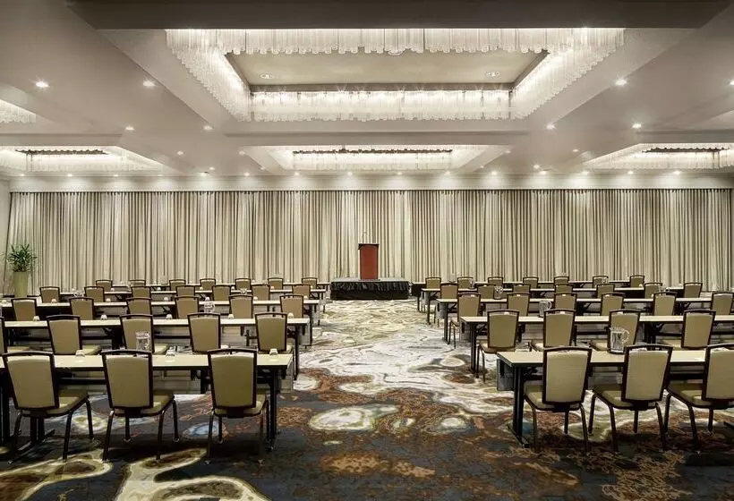 هتل Doubletree By Hilton Manchester Downtown