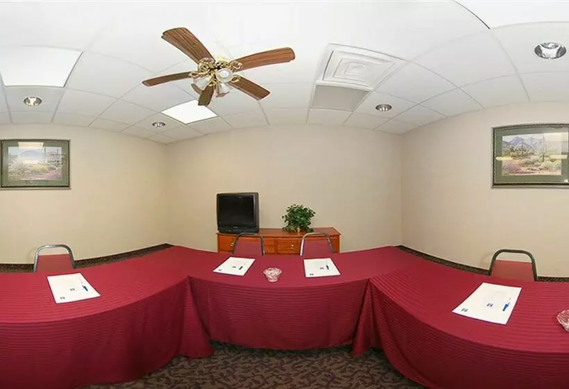 ホテル Oaktree Inn