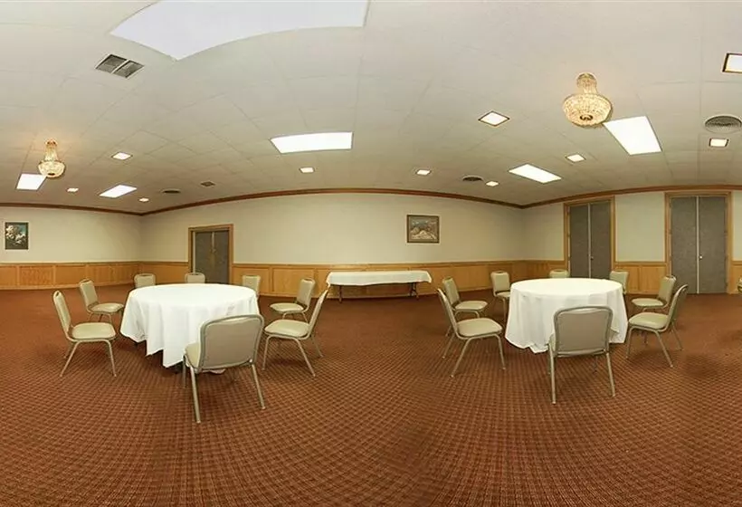 ホテル Oaktree Inn