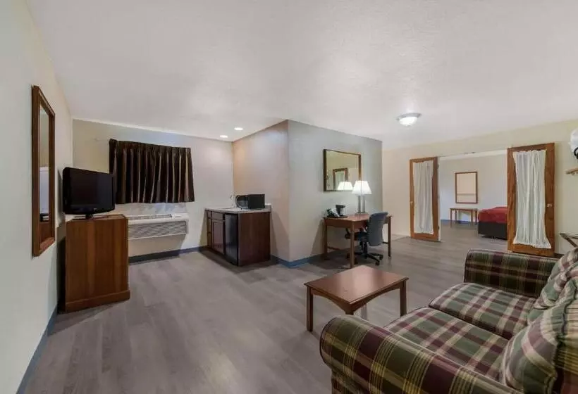 فندق Baymont By Wyndham Iron Mountain