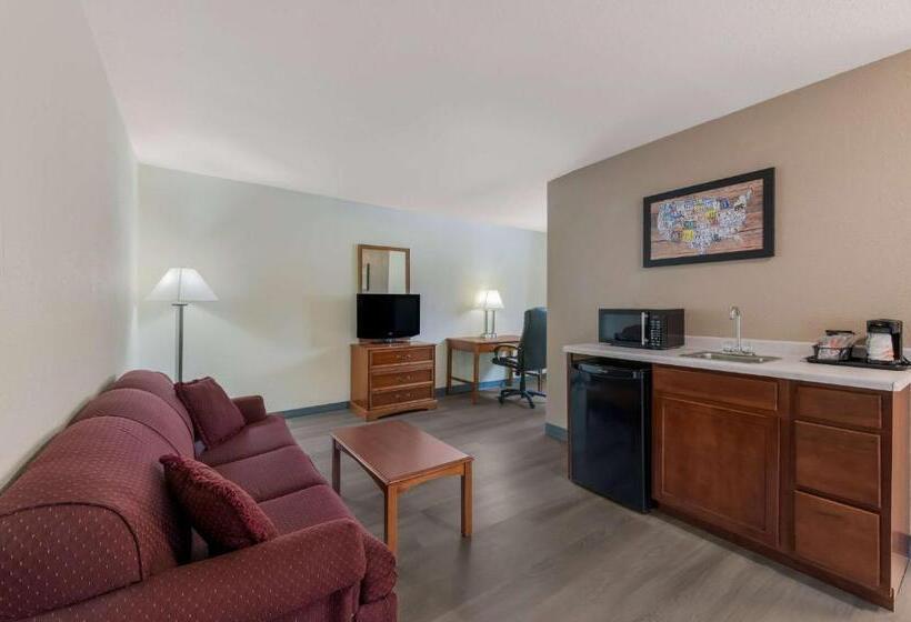 Отель Baymont By Wyndham Iron Mountain