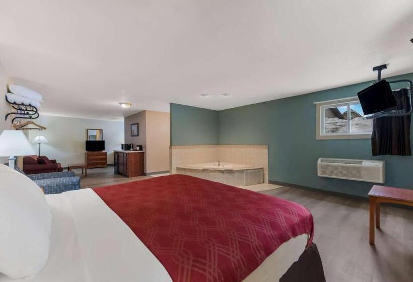 Отель Baymont By Wyndham Iron Mountain