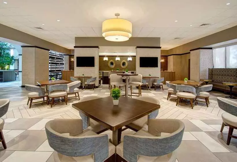 ホテル Embassy Suites By Hilton Jacksonville Baymeadows