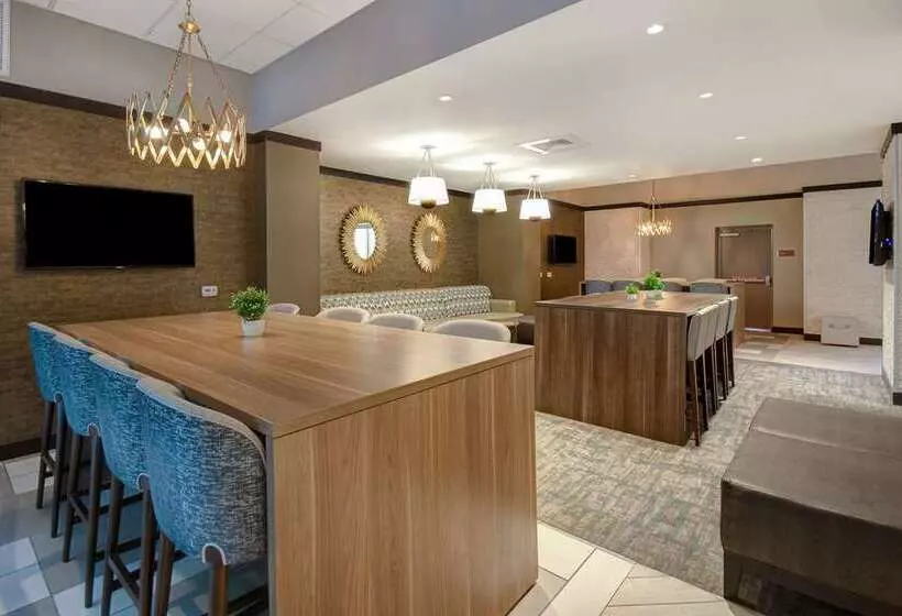 ホテル Embassy Suites By Hilton Jacksonville Baymeadows