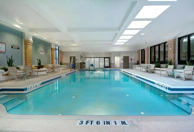 ホテル Embassy Suites By Hilton Jacksonville Baymeadows
