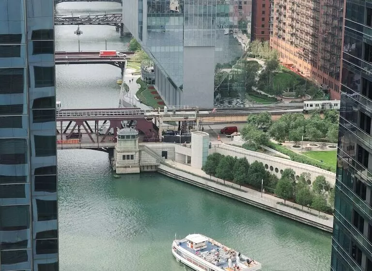 هتل Holiday Inn Chicago Dwtn   The Mart By Ihg