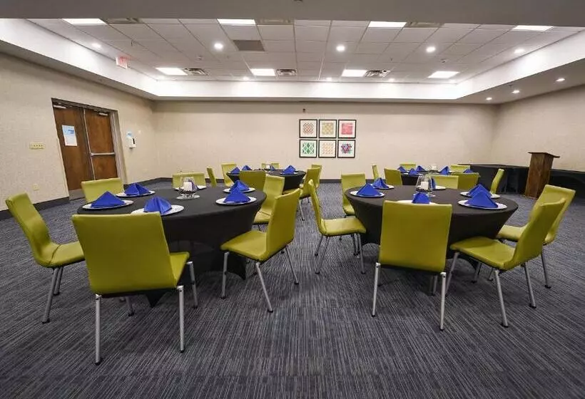 ホテル Holiday Inn Express Charleston Civic Center, An Ihg