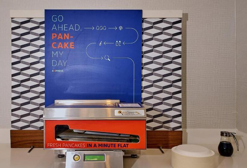 Hotelli Holiday Inn Express Charleston Civic Center, An Ihg