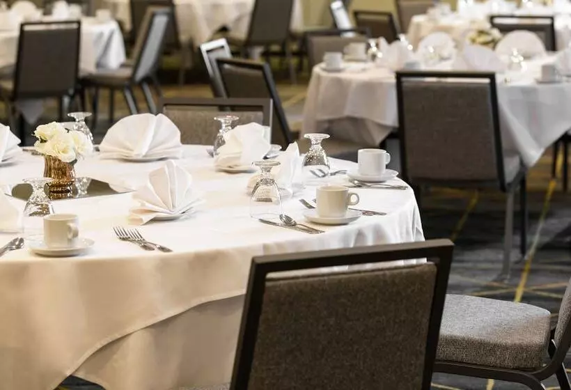 Отель Holiday Inn Oakland Airport, An Ihg