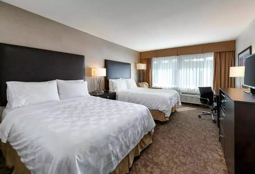 Отель Holiday Inn West Covina, An Ihg